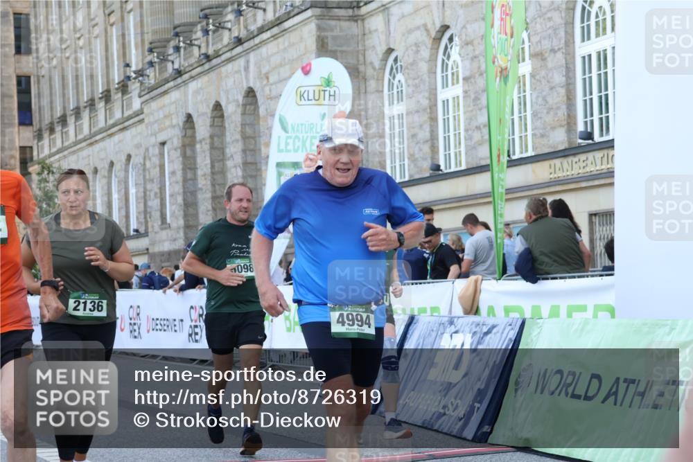 07.09.2025 - BARMER Alsterlauf Strokosch-Dieckow http://msf.ph/oto/8726319 07.09.2025 10:28:37 Ziel 2135, 2136, 2239, 3872, 4994, 5097, 5098, 5275, 5276 meine-sportfotos.de