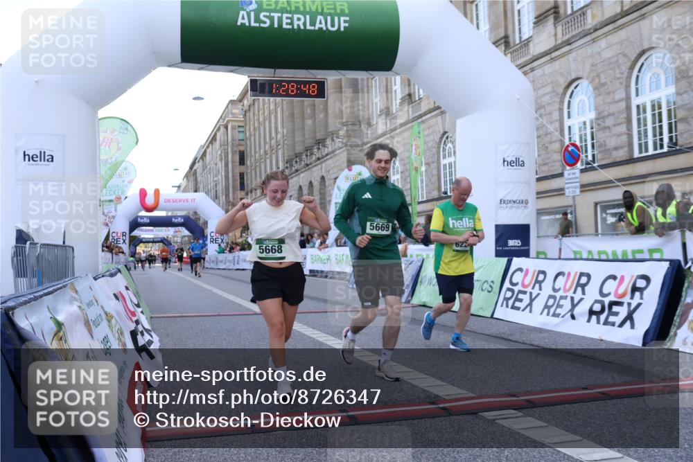07.09.2025 - BARMER Alsterlauf Strokosch-Dieckow http://msf.ph/oto/8726347 07.09.2025 10:28:47 Ziel 5275, 5276, 5668, 5669, 6224 meine-sportfotos.de