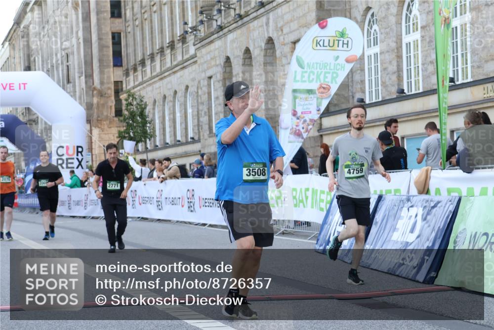 07.09.2025 - BARMER Alsterlauf Strokosch-Dieckow http://msf.ph/oto/8726357 07.09.2025 10:28:55 Ziel 2069, 2070, 2771, 2848, 3508 meine-sportfotos.de