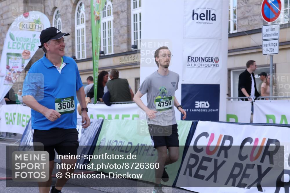 07.09.2025 - BARMER Alsterlauf Strokosch-Dieckow http://msf.ph/oto/8726360 07.09.2025 10:28:56 Ziel 2069, 2070, 2771, 2848, 3508 meine-sportfotos.de