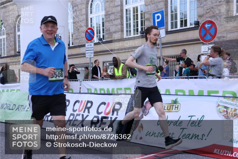 07.09.2025 - BARMER Alsterlauf Strokosch-Dieckow http://msf.ph/oto/8726362 07.09.2025 10:28:57 Ziel 2069, 2070, 2771, 2848, 3508 meine-sportfotos.de