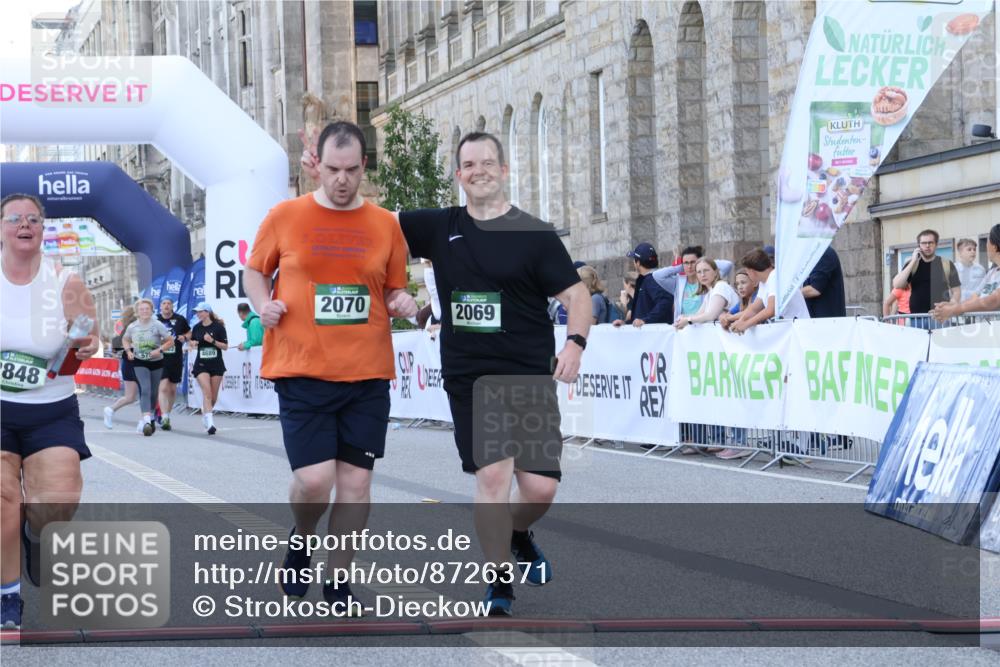 07.09.2025 - BARMER Alsterlauf Strokosch-Dieckow http://msf.ph/oto/8726371 07.09.2025 10:29:00 Ziel 2069, 2070, 2771, 2848, 3508 meine-sportfotos.de