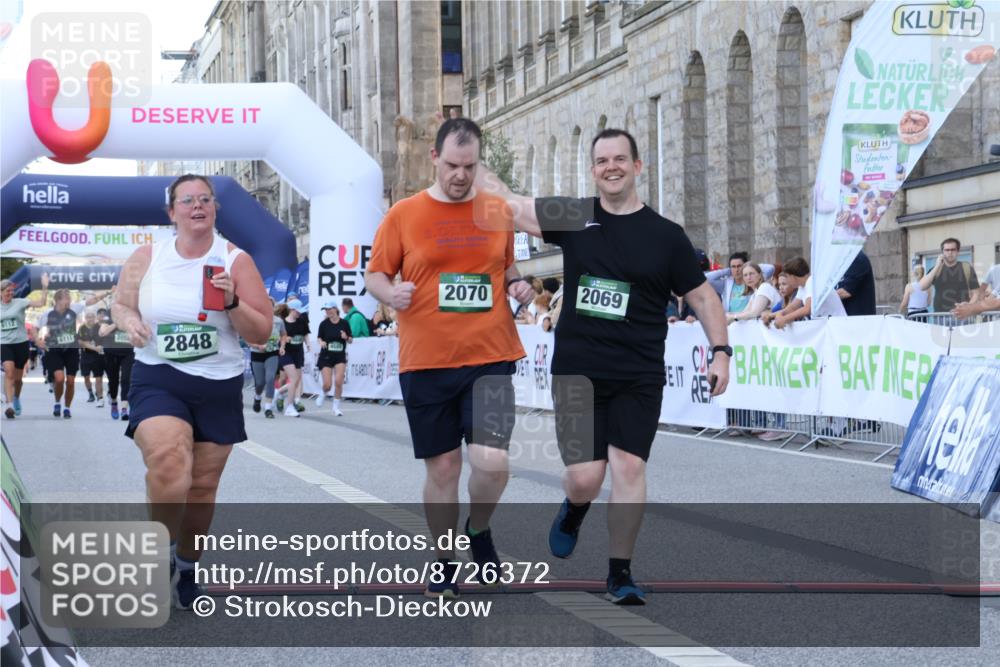 07.09.2025 - BARMER Alsterlauf Strokosch-Dieckow http://msf.ph/oto/8726372 07.09.2025 10:29:01 Ziel 2069, 2070, 2771, 2848 meine-sportfotos.de