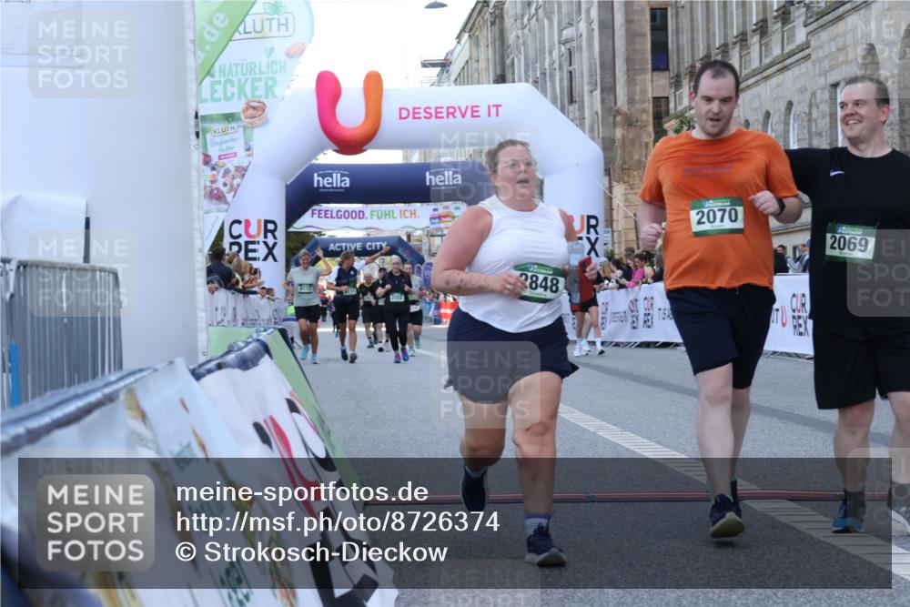 07.09.2025 - BARMER Alsterlauf Strokosch-Dieckow http://msf.ph/oto/8726374 07.09.2025 10:29:01 Ziel 2069, 2070, 2771, 2848 meine-sportfotos.de