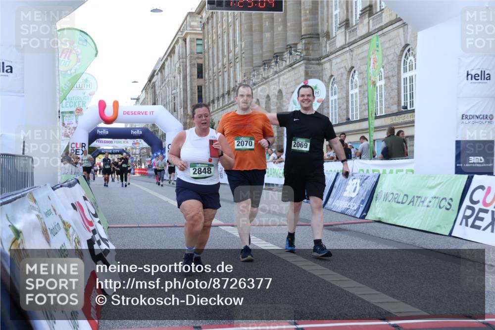 07.09.2025 - BARMER Alsterlauf Strokosch-Dieckow http://msf.ph/oto/8726377 07.09.2025 10:29:02 Ziel 2069, 2070, 2771, 2848, 4688, 4689, 6111, 6112 meine-sportfotos.de