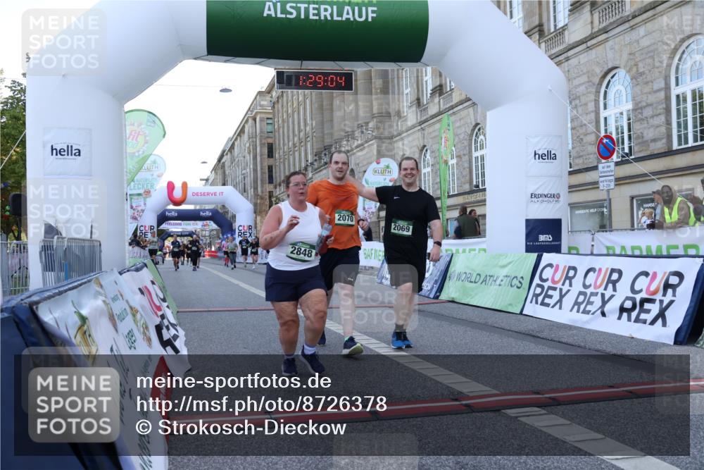 07.09.2025 - BARMER Alsterlauf Strokosch-Dieckow http://msf.ph/oto/8726378 07.09.2025 10:29:03 Ziel 2069, 2070, 2771, 2848, 4688, 4689, 6111, 6112 meine-sportfotos.de