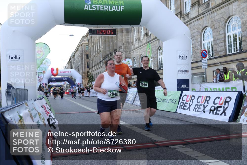 07.09.2025 - BARMER Alsterlauf Strokosch-Dieckow http://msf.ph/oto/8726380 07.09.2025 10:29:03 Ziel 2069, 2070, 2771, 2848, 4688, 4689, 6111, 6112 meine-sportfotos.de