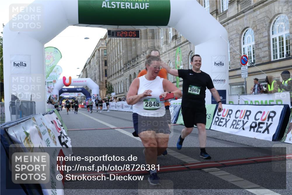 07.09.2025 - BARMER Alsterlauf Strokosch-Dieckow http://msf.ph/oto/8726381 07.09.2025 10:29:03 Ziel 2069, 2070, 2771, 2848, 4688, 4689, 6111, 6112 meine-sportfotos.de