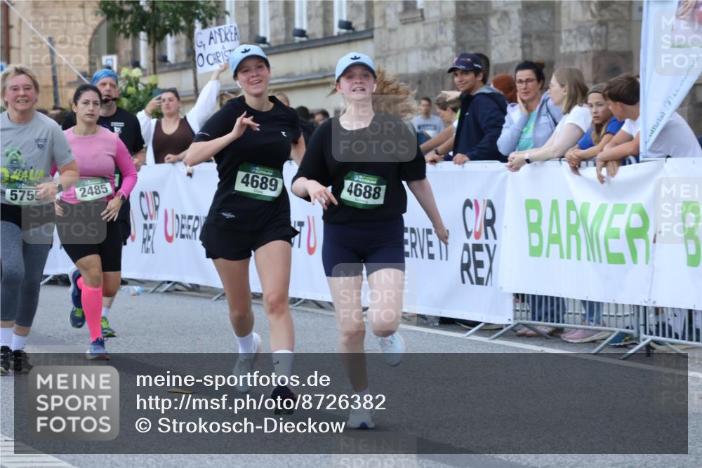 07.09.2025 - BARMER Alsterlauf Strokosch-Dieckow http://msf.ph/oto/8726382 07.09.2025 10:29:06 Ziel 2052, 2069, 2070, 2485, 2714, 2848, 4688, 4689, 5755, 6111, 6112 meine-sportfotos.de