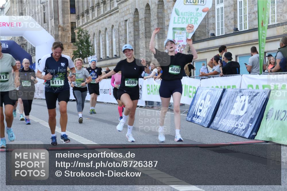 07.09.2025 - BARMER Alsterlauf Strokosch-Dieckow http://msf.ph/oto/8726387 07.09.2025 10:29:08 Ziel 2052, 2485, 2714, 4688, 4689, 5222, 5755, 6111, 6112 meine-sportfotos.de