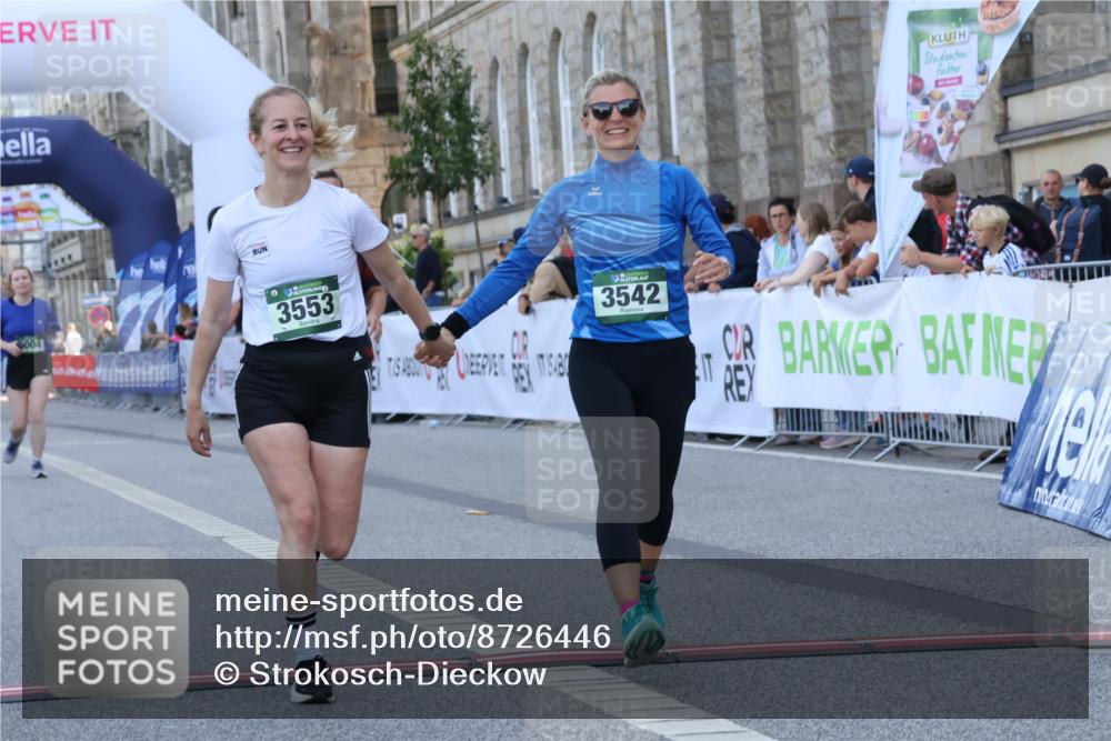 07.09.2025 - BARMER Alsterlauf Strokosch-Dieckow http://msf.ph/oto/8726446 07.09.2025 10:29:36 Ziel 3457, 3495, 3542, 3553, 3560, 4000, 4201 meine-sportfotos.de
