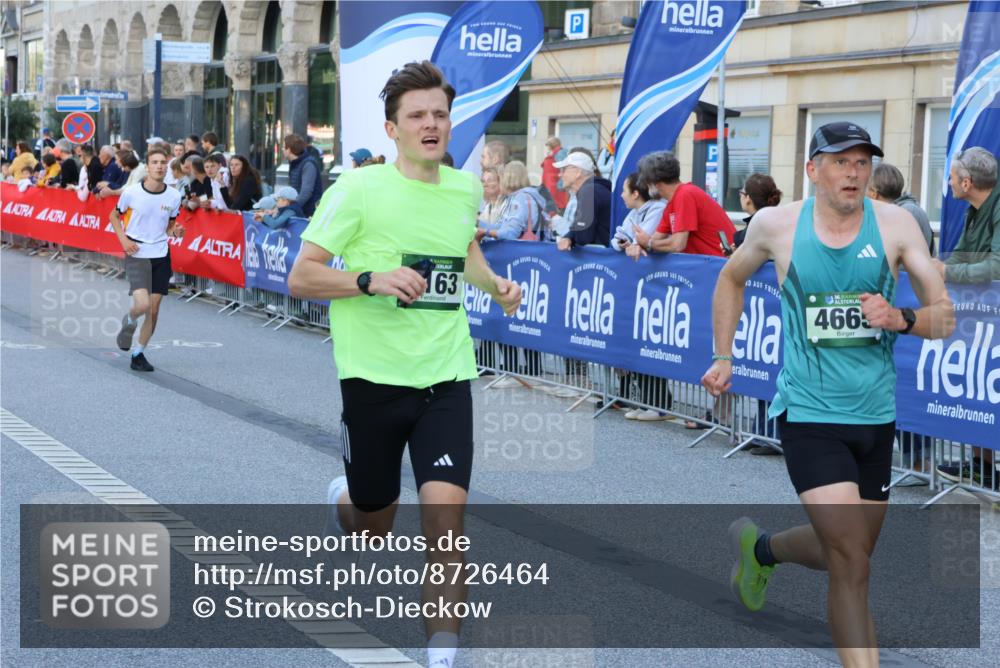 07.09.2025 - BARMER Alsterlauf Strokosch-Dieckow http://msf.ph/oto/8726464 07.09.2025 09:41:50 Ziel 3690, 5120, 5763, 6013, 6066, 8025, 8358, 8389 meine-sportfotos.de