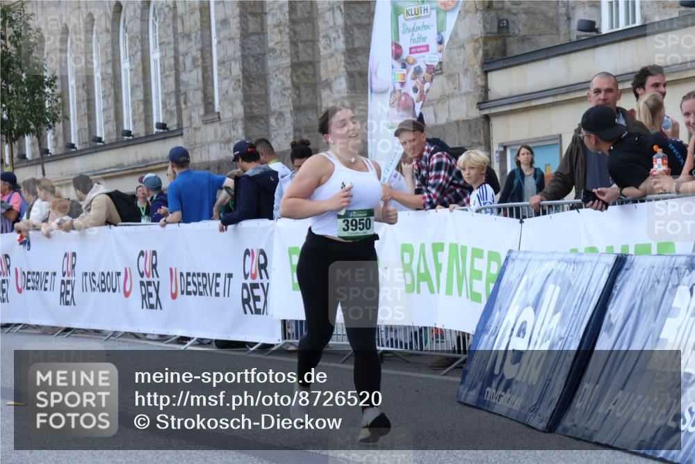 07.09.2025 - BARMER Alsterlauf Strokosch-Dieckow http://msf.ph/oto/8726520 07.09.2025 10:30:27 Ziel 3950 meine-sportfotos.de