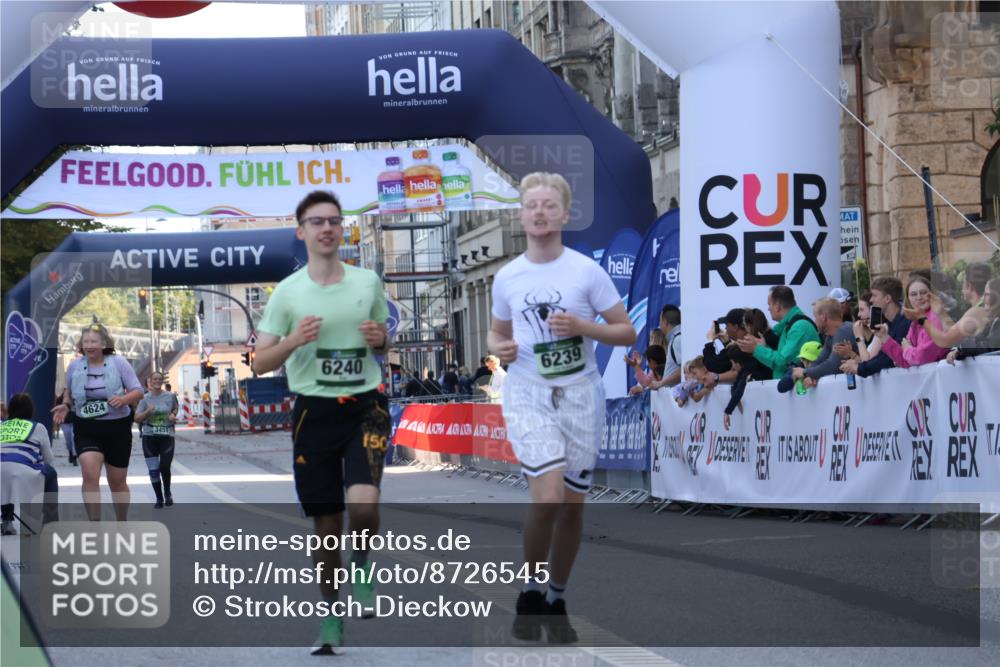 07.09.2025 - BARMER Alsterlauf Strokosch-Dieckow http://msf.ph/oto/8726545 07.09.2025 10:31:13 Ziel 6239, 6240 meine-sportfotos.de