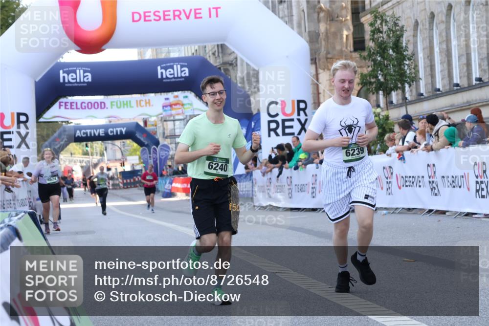 07.09.2025 - BARMER Alsterlauf Strokosch-Dieckow http://msf.ph/oto/8726548 07.09.2025 10:31:16 Ziel 6239, 6240 meine-sportfotos.de