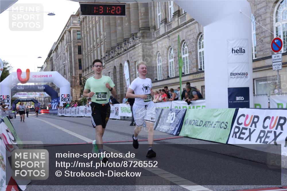 07.09.2025 - BARMER Alsterlauf Strokosch-Dieckow http://msf.ph/oto/8726552 07.09.2025 10:31:18 Ziel 6239, 6240 meine-sportfotos.de