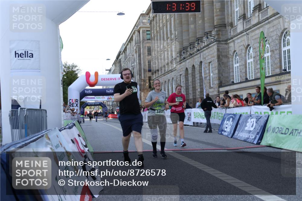 07.09.2025 - BARMER Alsterlauf Strokosch-Dieckow http://msf.ph/oto/8726578 07.09.2025 10:31:37 Ziel 2563, 3324, 3451 meine-sportfotos.de