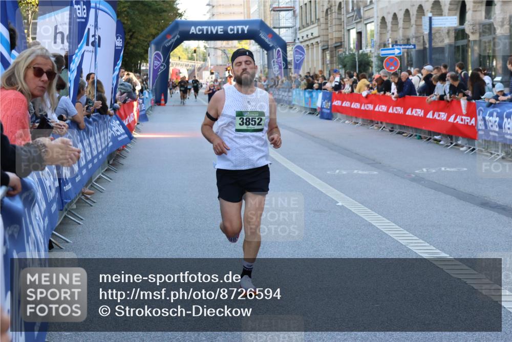 07.09.2025 - BARMER Alsterlauf Strokosch-Dieckow http://msf.ph/oto/8726594 07.09.2025 09:41:08 Ziel 2098, 2694, 3517, 3597, 3906, 4632, 5161, 5476, 5716, 5878, 6125, 8375, 8499 meine-sportfotos.de