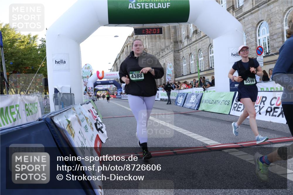 07.09.2025 - BARMER Alsterlauf Strokosch-Dieckow http://msf.ph/oto/8726606 07.09.2025 10:32:01 Ziel 4388, 5537, 5599 meine-sportfotos.de