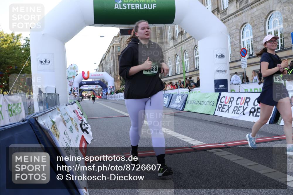 07.09.2025 - BARMER Alsterlauf Strokosch-Dieckow http://msf.ph/oto/8726607 07.09.2025 10:32:02 Ziel 4388, 5537, 5599 meine-sportfotos.de