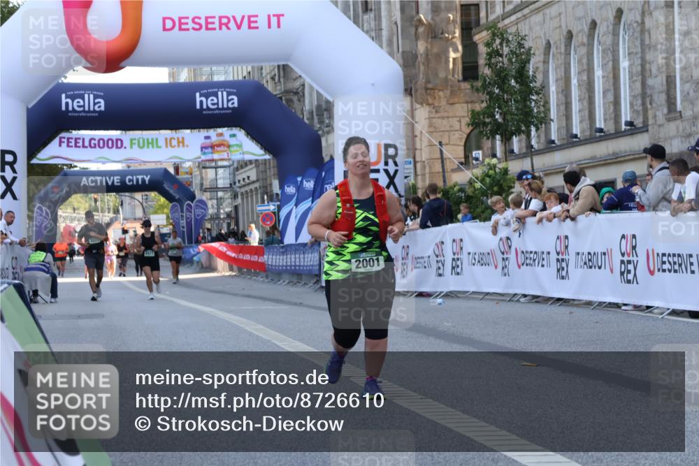 07.09.2025 - BARMER Alsterlauf Strokosch-Dieckow http://msf.ph/oto/8726610 07.09.2025 10:32:07 Ziel 2001 meine-sportfotos.de