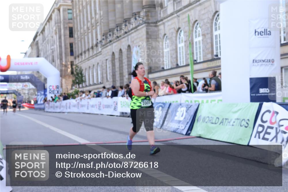 07.09.2025 - BARMER Alsterlauf Strokosch-Dieckow http://msf.ph/oto/8726618 07.09.2025 10:32:10 Ziel 2001 meine-sportfotos.de