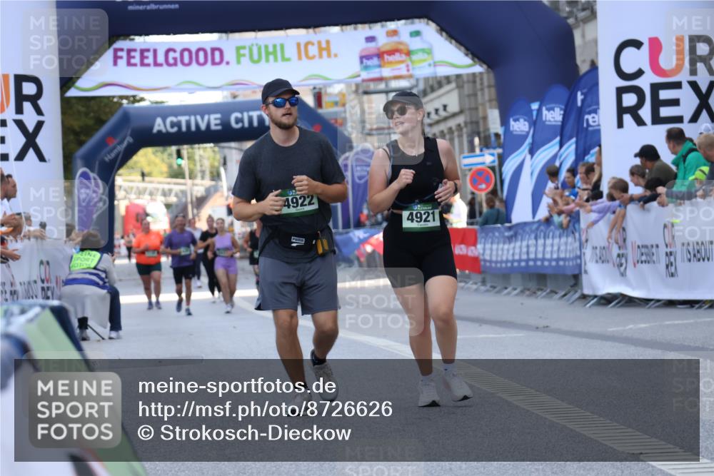 07.09.2025 - BARMER Alsterlauf Strokosch-Dieckow http://msf.ph/oto/8726626 07.09.2025 10:32:19 Ziel 4921, 4922 meine-sportfotos.de