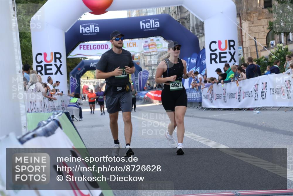 07.09.2025 - BARMER Alsterlauf Strokosch-Dieckow http://msf.ph/oto/8726628 07.09.2025 10:32:21 Ziel 4921, 4922 meine-sportfotos.de