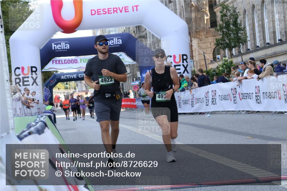 07.09.2025 - BARMER Alsterlauf Strokosch-Dieckow http://msf.ph/oto/8726629 07.09.2025 10:32:23 Ziel 4921, 4922 meine-sportfotos.de