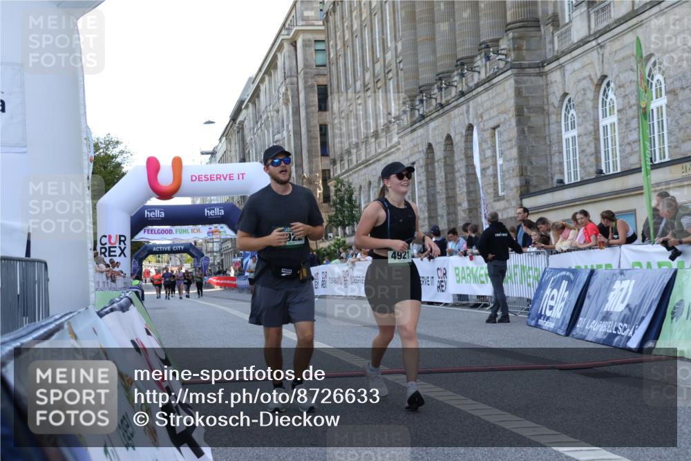 07.09.2025 - BARMER Alsterlauf Strokosch-Dieckow http://msf.ph/oto/8726633 07.09.2025 10:32:25 Ziel 4921, 4922 meine-sportfotos.de