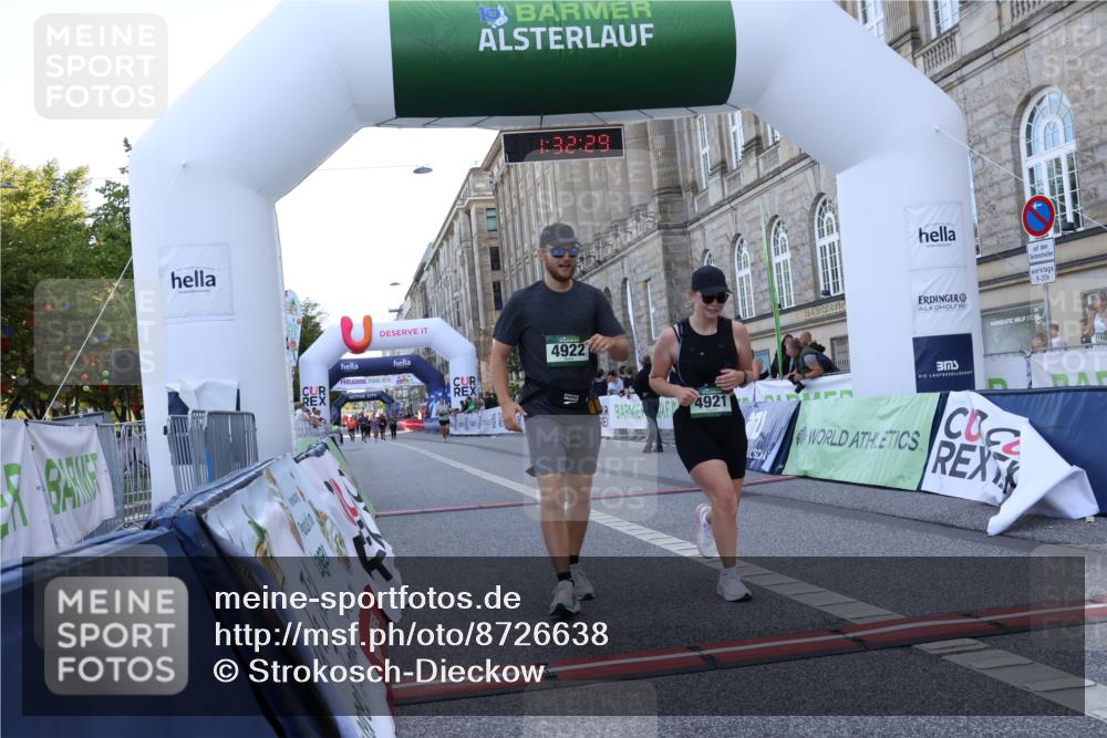 07.09.2025 - BARMER Alsterlauf Strokosch-Dieckow http://msf.ph/oto/8726638 07.09.2025 10:32:27 Ziel 4921, 4922 meine-sportfotos.de