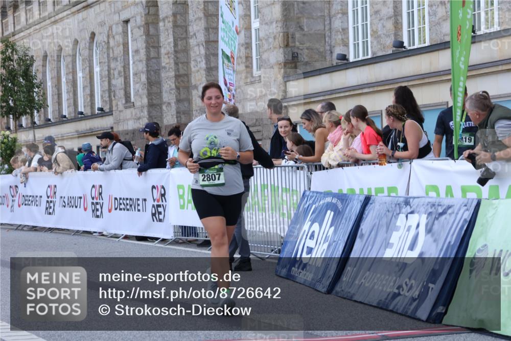 07.09.2025 - BARMER Alsterlauf Strokosch-Dieckow http://msf.ph/oto/8726642 07.09.2025 10:32:38 Ziel 2420, 2427, 2807, 3686 meine-sportfotos.de