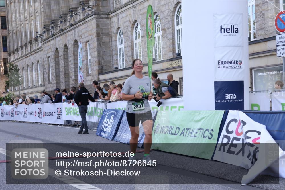 07.09.2025 - BARMER Alsterlauf Strokosch-Dieckow http://msf.ph/oto/8726645 07.09.2025 10:32:40 Ziel 1145, 2420, 2427, 2807, 3686 meine-sportfotos.de
