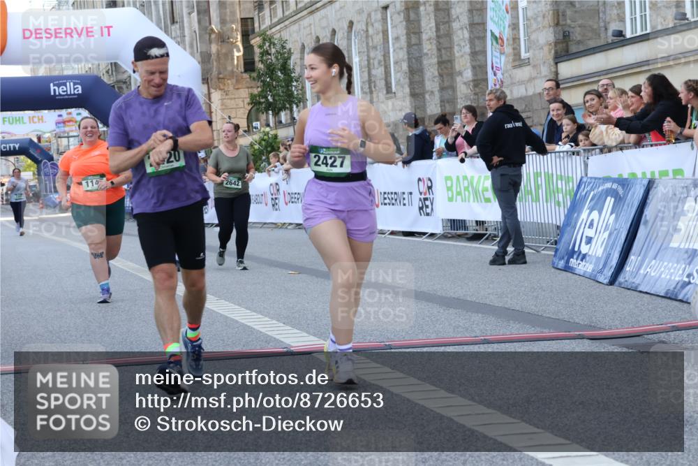 07.09.2025 - BARMER Alsterlauf Strokosch-Dieckow http://msf.ph/oto/8726653 07.09.2025 10:32:45 Ziel 1145, 2420, 2427, 2635, 3686 meine-sportfotos.de