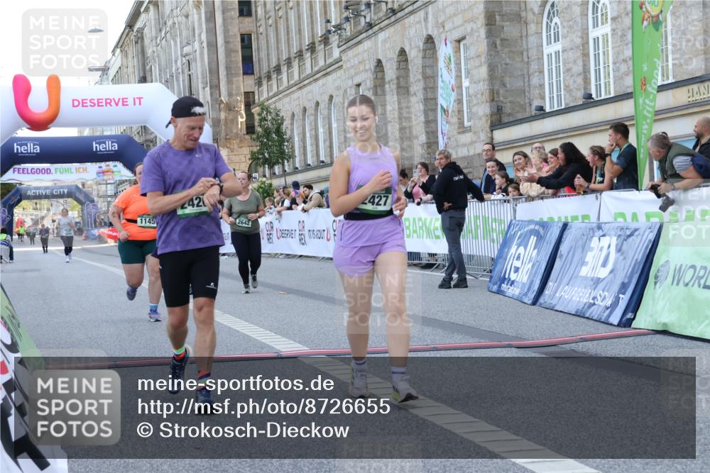 07.09.2025 - BARMER Alsterlauf Strokosch-Dieckow http://msf.ph/oto/8726655 07.09.2025 10:32:45 Ziel 1145, 2420, 2427, 2635, 3686 meine-sportfotos.de