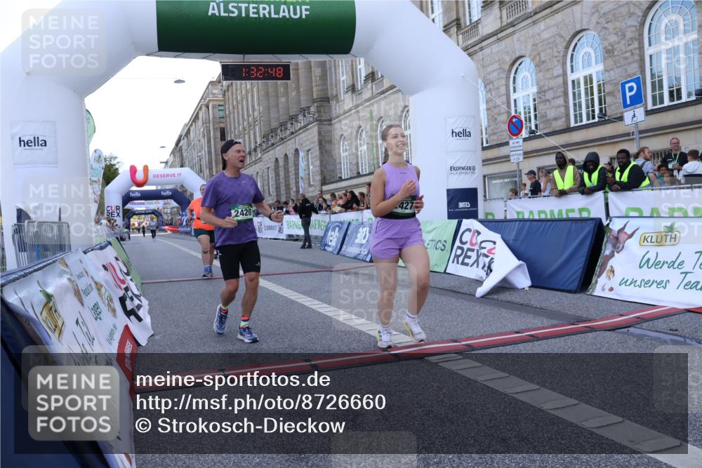 07.09.2025 - BARMER Alsterlauf Strokosch-Dieckow http://msf.ph/oto/8726660 07.09.2025 10:32:46 Ziel 1145, 2420, 2427, 2635, 3686 meine-sportfotos.de