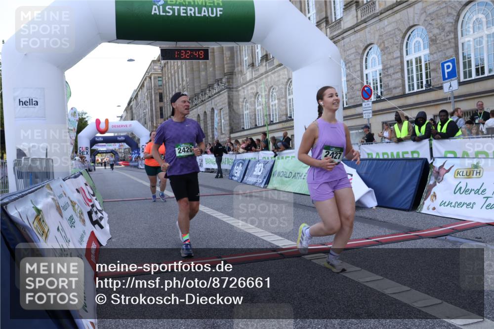 07.09.2025 - BARMER Alsterlauf Strokosch-Dieckow http://msf.ph/oto/8726661 07.09.2025 10:32:47 Ziel 1145, 2420, 2427, 2635, 3686 meine-sportfotos.de