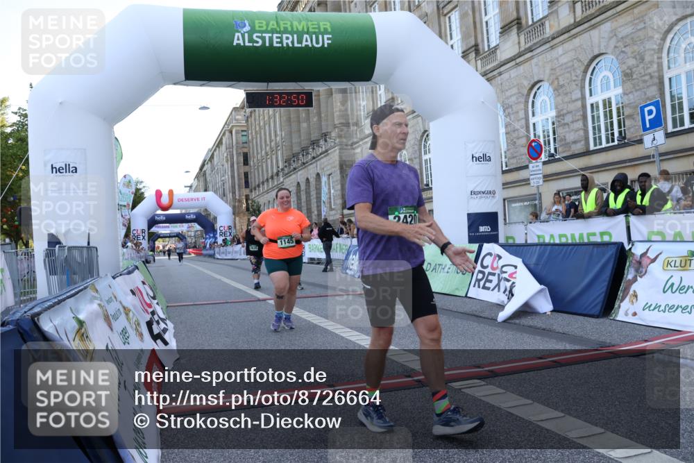 07.09.2025 - BARMER Alsterlauf Strokosch-Dieckow http://msf.ph/oto/8726664 07.09.2025 10:32:48 Ziel 1145, 2420, 2427, 2635, 3686 meine-sportfotos.de