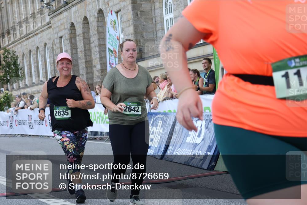 07.09.2025 - BARMER Alsterlauf Strokosch-Dieckow http://msf.ph/oto/8726669 07.09.2025 10:32:50 Ziel 1145, 2420, 2427, 2635, 3307 meine-sportfotos.de