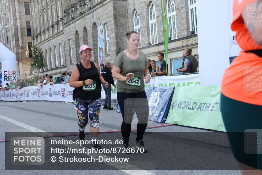 07.09.2025 - BARMER Alsterlauf Strokosch-Dieckow http://msf.ph/oto/8726670 07.09.2025 10:32:50 Ziel 1145, 2420, 2427, 2635, 3307 meine-sportfotos.de
