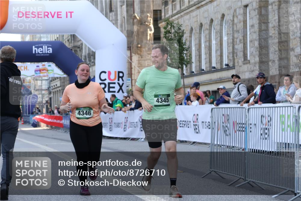 07.09.2025 - BARMER Alsterlauf Strokosch-Dieckow http://msf.ph/oto/8726710 07.09.2025 10:34:14 Ziel 4345, 4346 meine-sportfotos.de