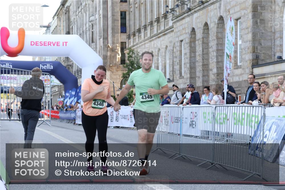 07.09.2025 - BARMER Alsterlauf Strokosch-Dieckow http://msf.ph/oto/8726714 07.09.2025 10:34:15 Ziel 4345, 4346 meine-sportfotos.de