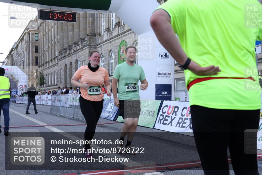 07.09.2025 - BARMER Alsterlauf Strokosch-Dieckow http://msf.ph/oto/8726722 07.09.2025 10:34:18 Ziel 4345, 4346 meine-sportfotos.de