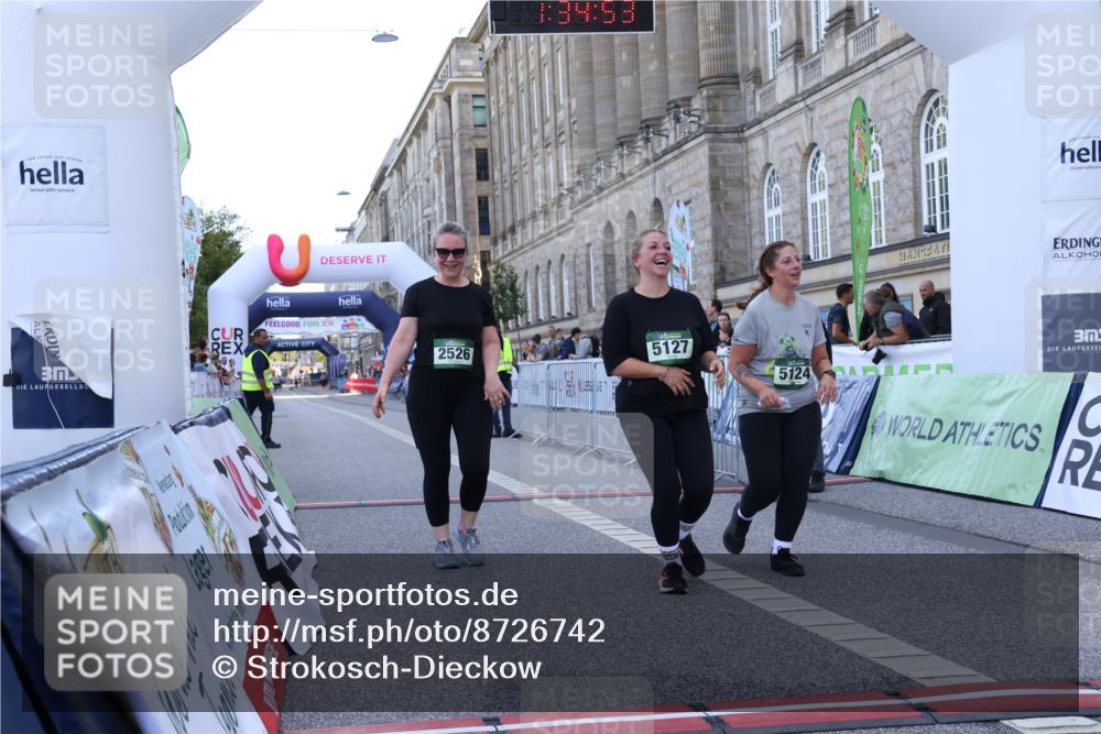 07.09.2025 - BARMER Alsterlauf Strokosch-Dieckow http://msf.ph/oto/8726742 07.09.2025 10:34:51 Ziel 2526, 5124, 5127 meine-sportfotos.de