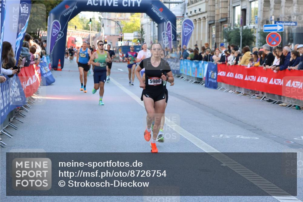 07.09.2025 - BARMER Alsterlauf Strokosch-Dieckow http://msf.ph/oto/8726754 07.09.2025 09:40:18 Ziel 2017, 2358, 2677, 3296, 3673, 3979, 4005, 5143, 5243, 5525, 5635, 6040, 6104 meine-sportfotos.de