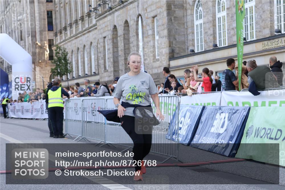 07.09.2025 - BARMER Alsterlauf Strokosch-Dieckow http://msf.ph/oto/8726768 07.09.2025 10:35:56 Ziel 3995, 4770 meine-sportfotos.de