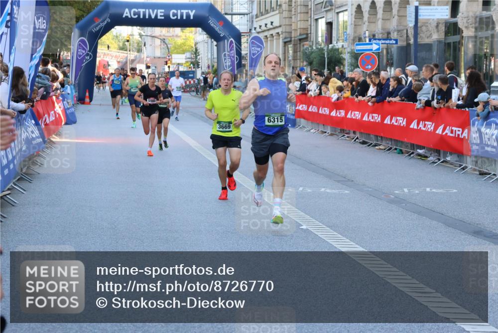 07.09.2025 - BARMER Alsterlauf Strokosch-Dieckow http://msf.ph/oto/8726770 07.09.2025 09:40:14 Ziel 2017, 2358, 2914, 3673, 3979, 4005, 5143, 5243, 5525, 5635, 6040, 8173, 8337 meine-sportfotos.de