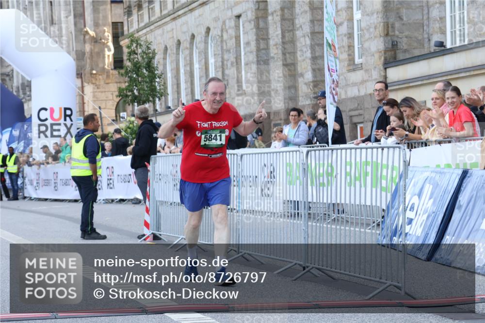 07.09.2025 - BARMER Alsterlauf Strokosch-Dieckow http://msf.ph/oto/8726797 07.09.2025 10:36:33 Ziel 5841 meine-sportfotos.de