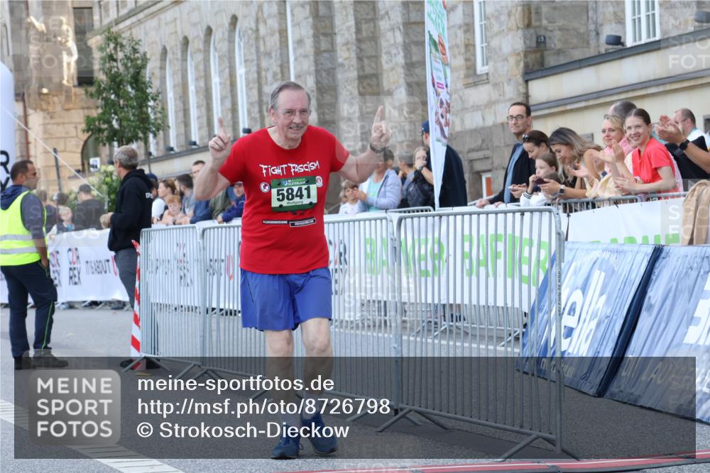 07.09.2025 - BARMER Alsterlauf Strokosch-Dieckow http://msf.ph/oto/8726798 07.09.2025 10:36:34 Ziel 5841 meine-sportfotos.de