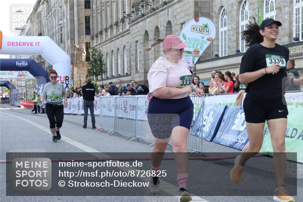07.09.2025 - BARMER Alsterlauf Strokosch-Dieckow http://msf.ph/oto/8726825 07.09.2025 10:37:33 Ziel 3338, 3339, 3453 meine-sportfotos.de